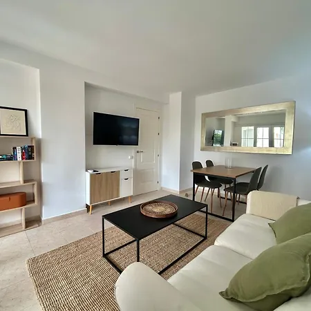 Beachside - 1 Min Walk To מארבלה