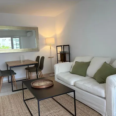 Apartman Beachside - 1 Min Walk To *